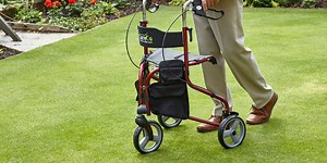 7 Best 3 Wheel Walkers - More Versatility in Movement