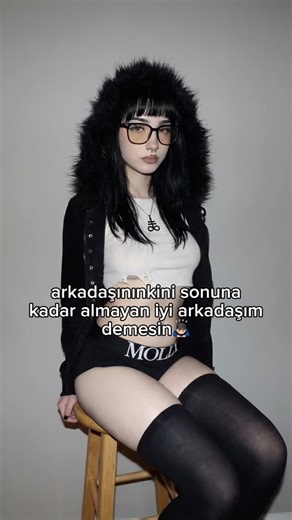 Luna on Instagram: "ben iyi bir arkadaş mıyım sizce?"