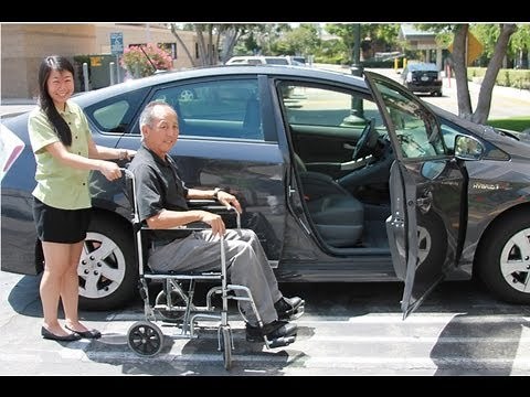 Caregiver Tips: Wheelchair to Car Transfer