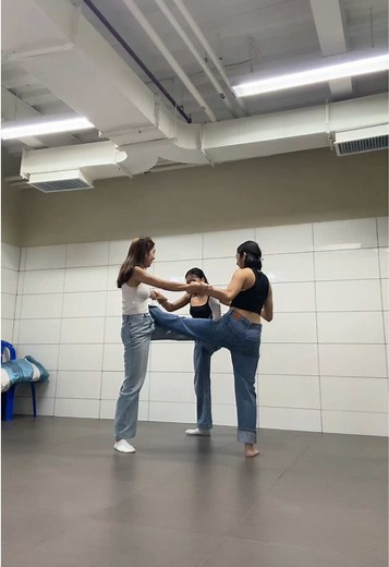 Superman Dance Trend: Join the Fun with Friends!