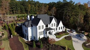 104 reactions · 19 shares | "You can tell a lot about a person by looking in their fridge." - Leah Taylor Check out a sneak peek of TDN's all-new series "Celebrity House Sitting" starring Atlanta stylist to the stars Leah Taylor! Premiering next week on TDN. | The Design Network | Facebook