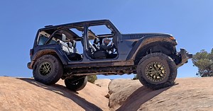 Jeep Wrangler Xtreme Recon package adds factory lift, 35s and best-in-class capability