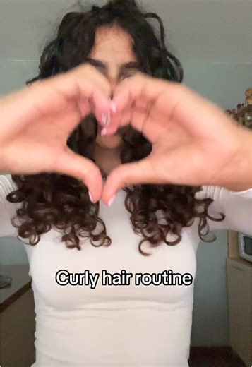 Curly Hair Routine Tutorial: Step-by-Step Guide