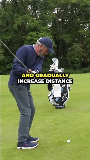 The Split Grip Chipping Technique That Tour Pros Use Around the Green
