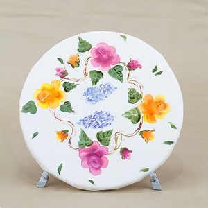 1.1K views · 52 reactions | Learn how to paint on royal icing & fondant, with my easy to follow step by step video tutorial, How to Hand Paint on Fondant and Royal Icing A Step by Step guide! Click on this link: https://youtu.be/gN6MlStBL1k | Bobbie's Baking Blog | Facebook