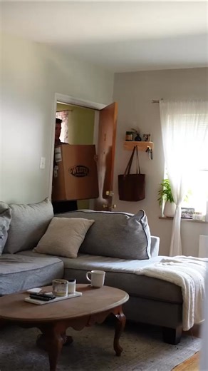 We all know I needed another sewing machine 藍 This is Weaver’s Master Tool Cub Manual Sewing Machine. Definitely some new opportunities unlocked with this thing. I think the most surprising thing about it is h~ | MorrisonMade Leather | Facebook