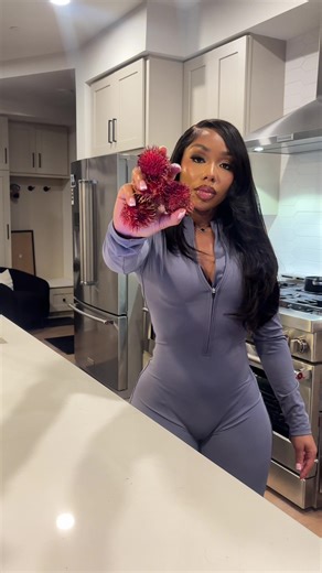 Why Juicing = Better Skin Your skin is your largest organ — and it reflects what you put inside your body. Juicing delivers hydration, antioxidants, and minerals directly to your cells, helping your skin retain moisture, improve elasticity, and glow naturally. It fits perfectly into a raw diet, juice cleanse, or skin-focused wellness routine—very on brand for a glow-from-within lifestyle. #atlanta #fyp #juice #juicing #health