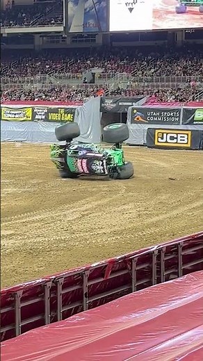 Grave Digger Spins On Its Side at Monster Jam St. Louis!