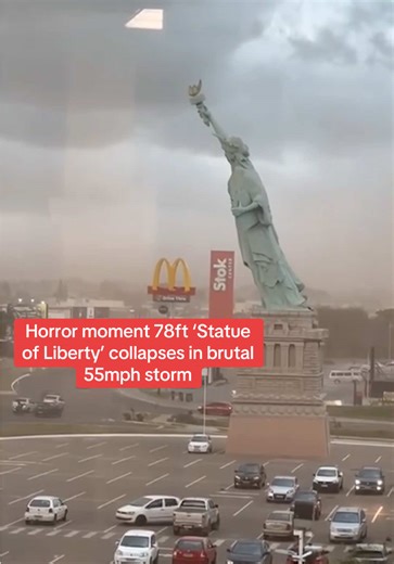 Dramatic footage shows the moment an enormous ‘Statue of Liberty’ crashes to the ground in southern Brazil. The 78ft statue can be seen leaning precariously before smashing into a car park. Read the full story above. #Statue #Crash #Viral #WorldNews