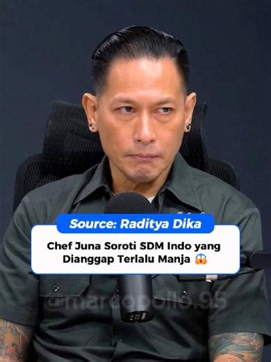Chef Juna cerita tentang realita dunia kerja & F&B sekarang 🍽️ Menurutnya, ada SDM yang mentalnya belum siap menghadapi tekanan kerja dan maunya serba nyaman 👀 Tapi di sisi lain, generasi sekarang juga lebih peduli soal work-life balance. Kalau menurut kalian, ini soal ‘manja’ atau memang budaya kerja yang berubah? 👇 #radityadika #chefjuna #sdm #duniakerja #fnb #restoran #viral #podcast #worklifebalance #kontenviral #debat