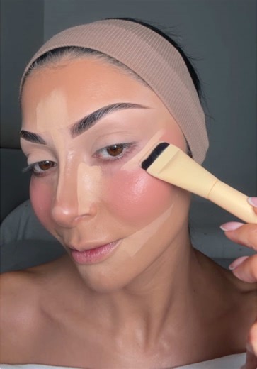 i heard we’re doing full coverage makeup again? here’s a flawless base routine 🫶🏼❄️🤌🏼 @medicube global capsule cream @SkinCeuticals p-tips serum @Isamaya Beauty sculpting stick @maccosmetics primer & bronzer @MaybellineUK foundation @Lancôme foundation stick @Anastasia Beverly Hills blush trio @Charlotte Tilbury blush & powder @NARS Cosmetics concealer rem beauty blush @Haus Labs highlighter #makeuptutorials #makeuphack #concealerhack