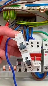 Fitting an RCBO has Never Been Easier EAL Awards City & Guilds How to fit a miniature circuit breaker (MCB) or RCBO to a busbar in a consumer unit (fuse box). Wylex have no miss busbar connections and quick release technology built into their circuit breakers, RCBO's and AFDD’s. In this video I demonstrate how to fit a Wylex miniature circuit breaker and then show how easy it is to remove it from the busbar. Videos are training aids for City and Guilds (C and G) and EAL courses Level 1, 2, 3 plu