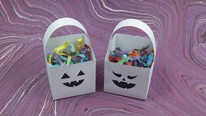 96K views · 376 reactions | Paper basket for Halloween | How to make chocolate basket with paper | Paper basket craft | Paper flower\chocolate basket | How to make gift basket #paperbasket #chocolatebasket #halloweencraft #halloweendecor #howtomake #giftidea #decoration #decorationideas #halloween #gift_basket #paper_basket #flower_basket #diypaperbasket #ezzycraftsdiy | Ezzy Crafts DIY | Facebook