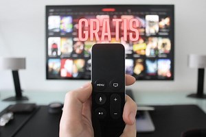 Las mejores opciones para ver gratis cine y series: siete plataformas de acceso libre y sin cuota