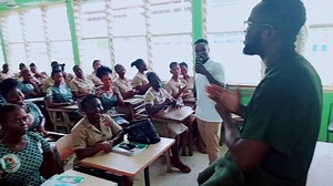 Learning Sign Language Basics in a Classroom Setting