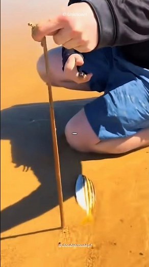 What Happens If You Step on a Sand Worm? 😱 🪱