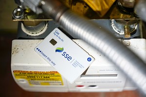 Prepayment meter customers will be charged the same as those on direct debits, Hunt confirms