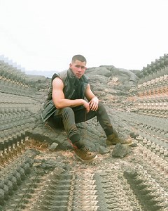 I feel like a Spaceman 🚀👨‍🚀 nickjonas.lnk.to/spacemanvideo | Nick Jonas