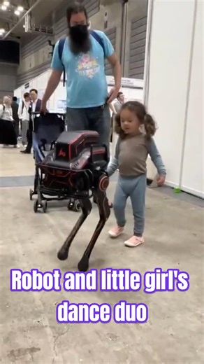 P1 bipedal robot, developed by a Chinese tech firm, charmed the crowd by dancing with a little girl at a robot expo in Japan. #bipedalrobot #China #hightech | China Xinhua News