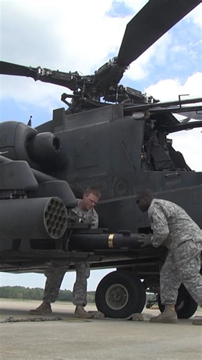 AH-64 Apache Launch AGM-114 Hellfire