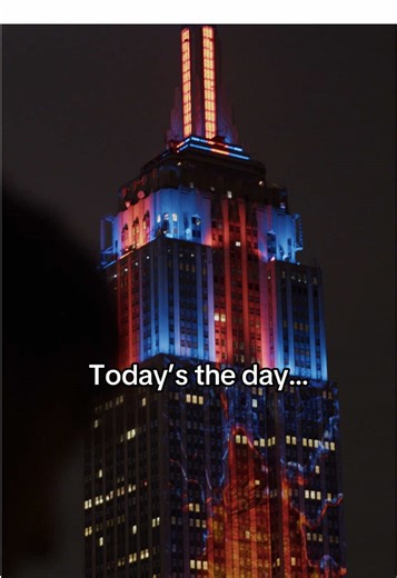One final battle @Stranger Things @Netflix #empirestatebuilding #newyork #nyc #strangerthings #finale