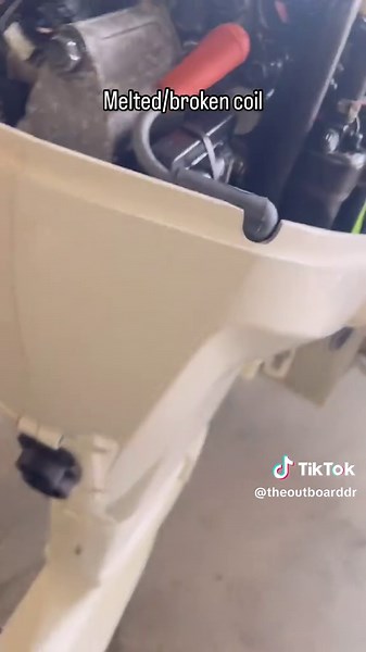 Outboard Motor Maintenance: Finding Faults and Repairs