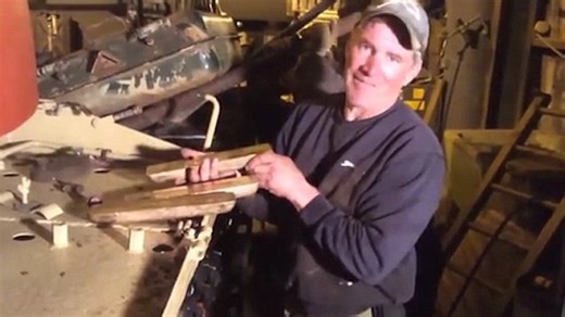 Tank restorers uncover £2million in gold inside Iraqi tank