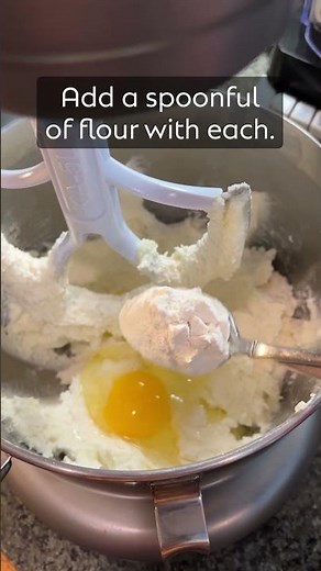 Easy Sour Cream Pound Cake