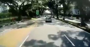 Possible accident scammer? Driver of Honda Fit SJL9954G e-braked while lights are still green at the junction and got rear ended by cam vehicle. Happened on 30/10/20 Credit: Darren Tan ___________________ BUDGET DIRECT INSURANCE is celebrating their 4th anniversary! Buy a comprehensive car insurance policy online using promo code HAPPY4 to get 5% up to $100* in a NETS FlashPay card, visit https://bit.ly/car-driver-saves today. Offer ends 1 Nov 2020. Save 5% from your car insurance premium by usi