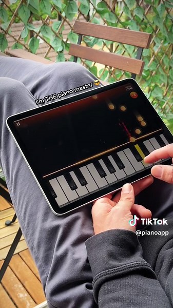 🖐️ Just one finger to start your music journey! Try it for free!