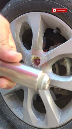 Retirando birlos de seguridad #automobile #tips #taller