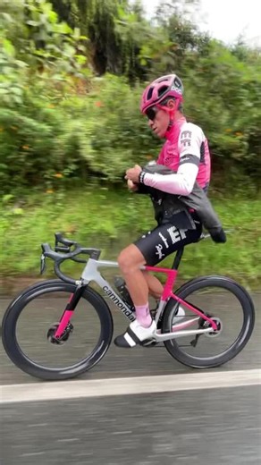 Videos de Rigoberto Uran (@rigouran) con “sonido original - Rigoberto Uran”