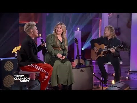 P!NK and Kelly Clarkson Duet 'Who Knew'