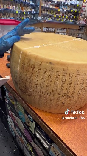 Authentic Parmigiano Reggiano Cheese Cutting Techniques