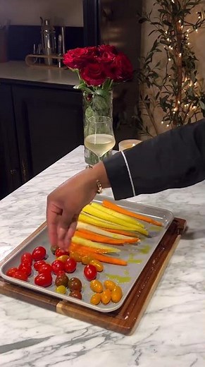 🍷 Let's make an easy easter dinner with a vegetarian option available: roasted vegetable polenta