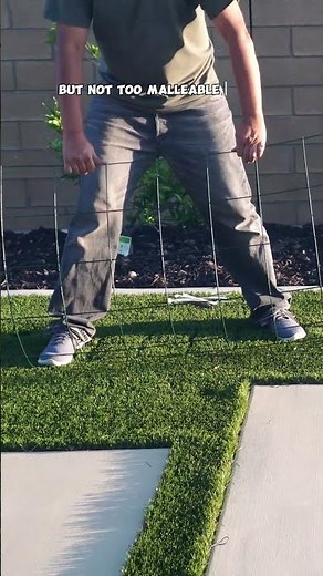 DIY Trellis for Container Gardens 🌿 | Easy Gardening Hack with Concrete Remesh & Zip Ties