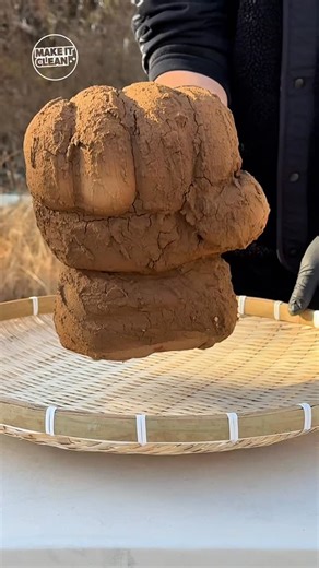 Make It Clean on Instagram: "ASMR Dirty Gauntlet Plush Cleaning | Make It Clean #44 EN: Welcome to Make It Clean – satisfying ASMR cleaning and restoration videos with no talking. Watch us deep clean dirty toys, rugs, carpets, and more. Enjoy calming sounds and satisfying transformations. PT: Bem-vindo ao Make It Clean – vídeos ASMR de limpeza e restauração sem fala. Veja a limpeza profunda de brinquedos, tapetes, carpetes e mais. Desfrute dos sons relaxantes e transformações satisfatórias. ES: