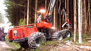 Cutting-Edge Harvester Handling Heavy-Duty Logging