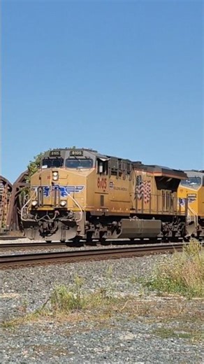 Union Pacific power leads CSX Intermodal!