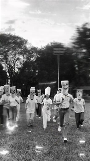 👻 𝐇𝐚𝐩𝐩𝐲 𝐇𝐚𝐥𝐥𝐨𝐰𝐞𝐞𝐧, 𝐎𝐂’𝐬𝐞𝐫𝐨𝐬! 🎃 BPSU Orani Campus students joined the Halloween trend as we celebrated a simple yet thrilling activity that filled the campus with fun and laughter! 💀✨ Armed with creativity and Halloween spirit, students wore designed paper bags with spooky faces. From eerie smiles to silly scares, every design showed off their talent and sense of humor. 🕸️ What started as a simple celebration turned into a day full of joy, interaction, and unforgettable m