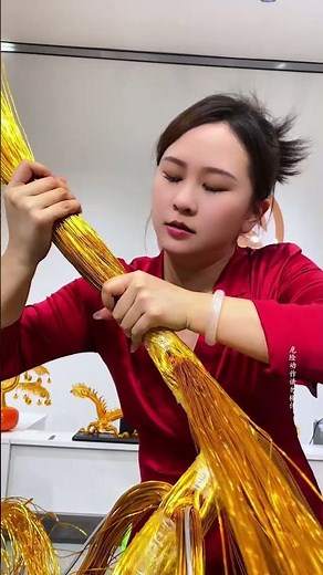 Turning a single wire into an artwork requires countless bends and twists.