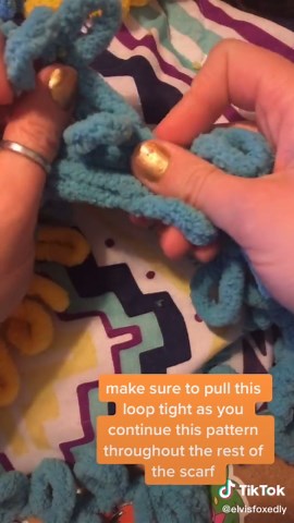 How to Make an Infinity Scarf with Loopty Loop Yarn