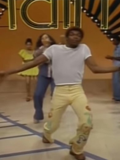 Soul Train Line to I Love Music by the O’Jays #soultrain #soul #viral #fyp #foryou #soultrainline #blackmusic #70s #vintage #classic #rnbmusic #rnbsoul #funkmusic #dance #ojays #oldschoolmusic