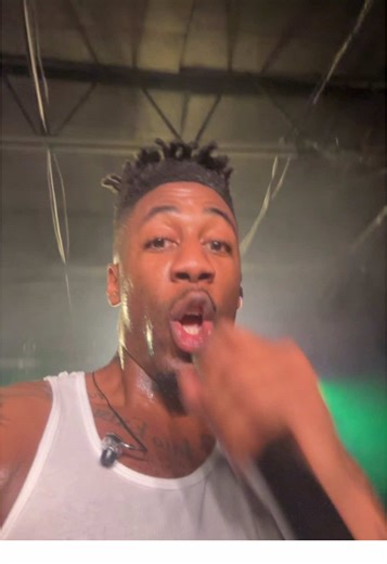 DAX's Fragile Anthem at Live Show