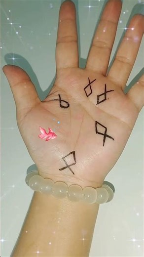 Fish Pattern - The secret of fortune in the palm of your hand #palmistry #fengshui #astrology #pa...