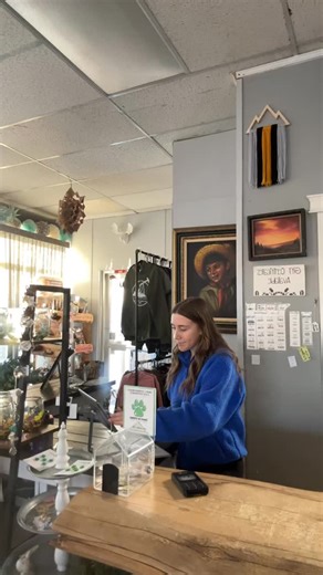 🎄 Still checking things off your Christmas list? We’ve got you covered! 🎄 Whether you’re searching for last-minute gifts, fun stocking stuffers, fresh ingredients for your Christmas dinner, or a homemade Saskatoon or apple pie, you’ll find it all right here. 🥧 Stop by, bring the whole family, and enjoy a little holiday cheer while you shop. Ella will be in from 10–2, with Marley taking over from 2–6. We can’t wait to see you! | Local Collective