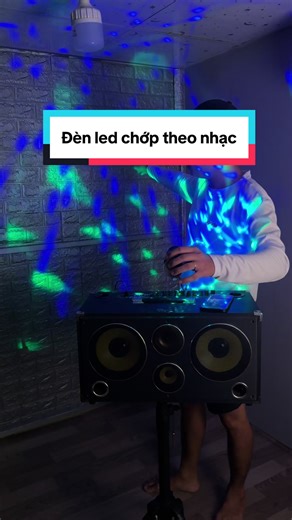 Đèn Led Chớp Theo Nhạc - Trang Trí Không Gian