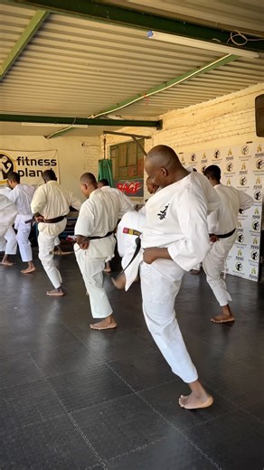 Kyokushin Kata Mastery 🥋 | Shihan Demonstrates Advanced Kata Techniques 💥