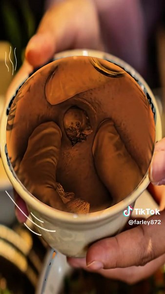 Acne Treatment: The Satisfying Process of Pimple Extraction