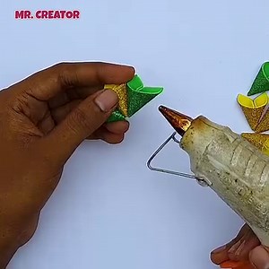 319K views · 7K reactions | How to make easy Christmas snowflakes - Handmade Christmas tree ornaments - Snowflakes decoration ideas #Crafts #Xmas #ChristmasSnowflakes | Mr. Creator | Facebook